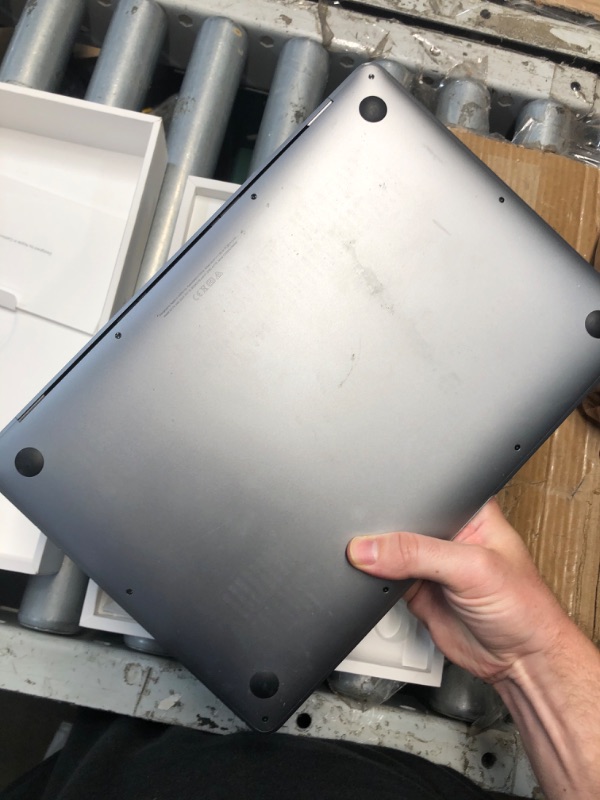 Photo 1 of (POWER TESTED) (PASSWORD: 1234) Apple 2025 MacBook Air 13-inch Laptop with M4 chip: Built for Apple Intelligence, 13.6-inch Liquid Retina Display, 16GB Unified Memory, 512GB SSD Storage, 12MP Center Stage Camera, Touch ID; Silver