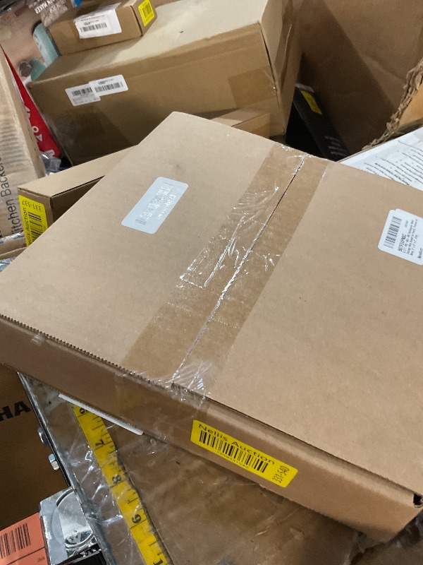 Photo 1 of *FACTORY SEALED*
G.E.T. WB-962-MG Rectangular Metal Storage Wire Basket for Pantry, Produce and More, 9" x 6" x 2", Gray