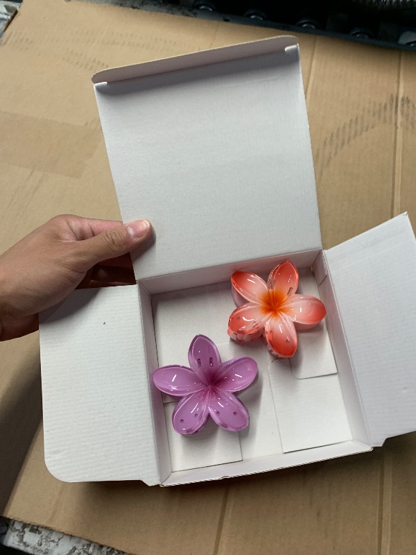 Photo 1 of (missing 2) GQLV Flower Hair Claw Clips-4PCS for Thick Hair,Strong Hold Nonslip,Hawaiian,Cute Large Hair Clips,Banana Clip for Thin Hair