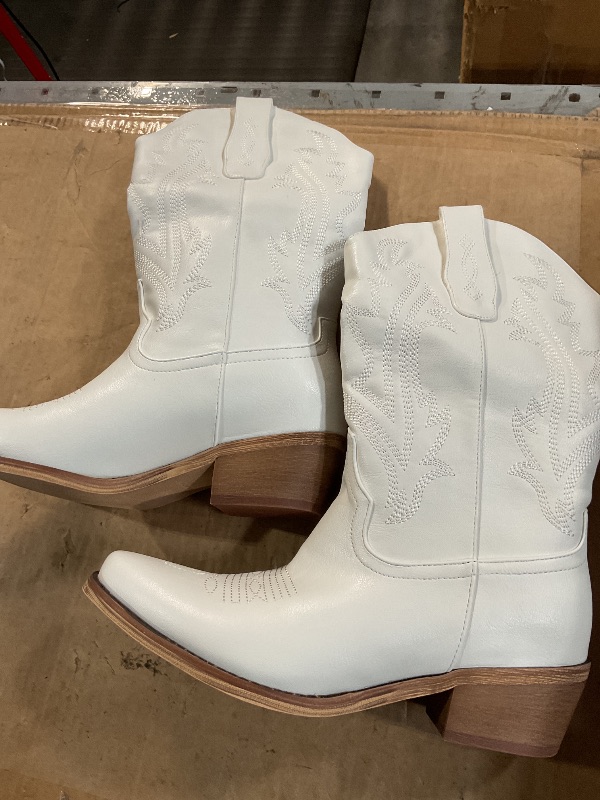 Photo 1 of (See images) RURUNA Cowboy Boots for Women Mid Calf White Cowgirl Boots Square Toe Western Boots Womens Cowboy  7.5