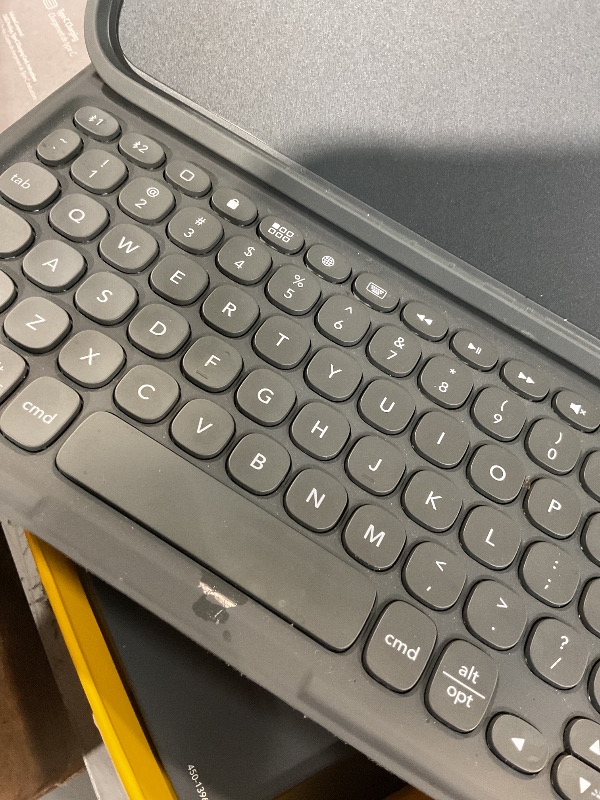 Photo 1 of (See all images) ZAGG Pro Keys Detachable Case and Wireless Keyboard for Apple iPad 11" (A16)/ 10.9 10th GEN, Multi-Device Bluetooth 