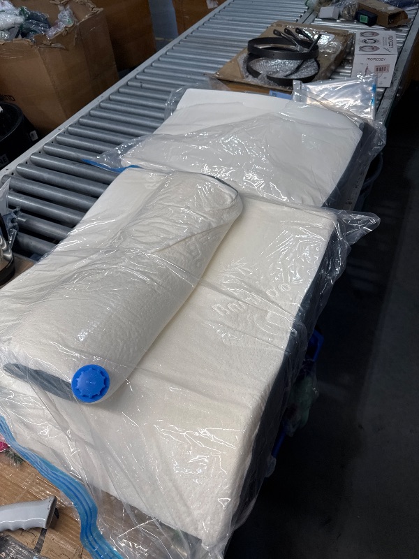 Photo 1 of ($60 VALUE) (BAGGED) (USED/FAIR) BAMBOO Orthopedic Bed Wedge Pillow Set 4PCS with Memory Foam for Back Pain Post Surgery Foam Pillow Adjustable Leg Back and Arm Support Sitting Up and Rest Pillow with Travel Bag
