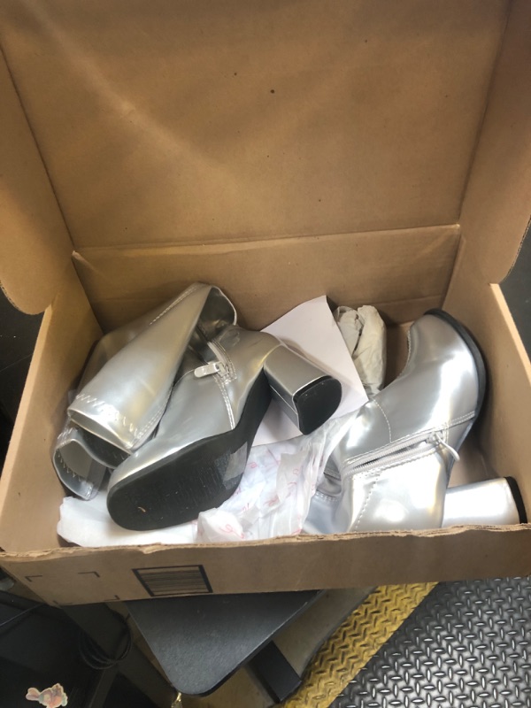 Photo 1 of Ellie Shoes Women's Gogo Boot, Silver, 6 M US