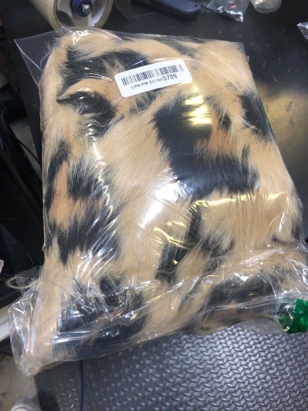 Photo 1 of INSMEER 1PC True Leopard Print Pillow Case Decorative Faux Fur Leopard Pillow Covers Plush Shaggy Cheetah Pillow Cases for Bedroom Couch Sofa 18x18inch