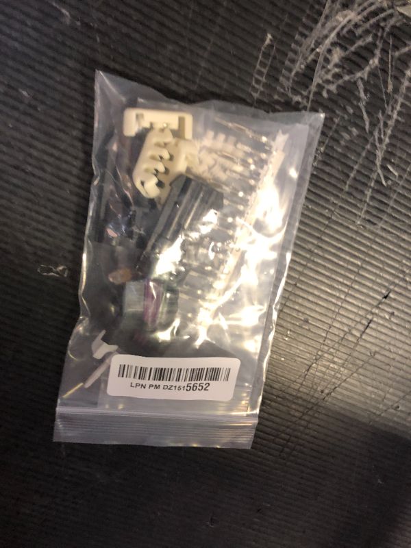 Photo 1 of (2-Pack) 3-Pin Metri-Pack 150 Series 3-Way 16V & 14amps Connector w/20 22 AWG Sealed