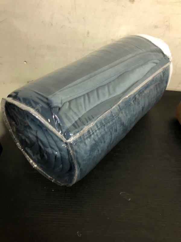 Photo 1 of Ameritex Pet Bed Blanket Reversible 100% Waterproof Velvet Super Soft for Sofa and Bed