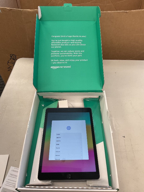 Photo 1 of 2020 Apple iPad (10.2-inch, WiFi, 32GB) - Space Gray (Renewed Premium)