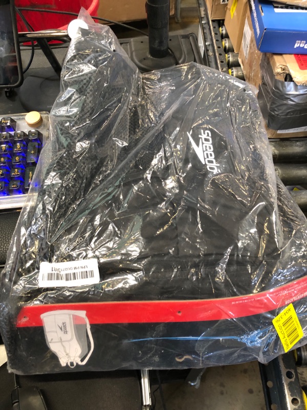 Photo 1 of Speedo Unisex-Adult Deluxe Ventilator Mesh Equipment Bag