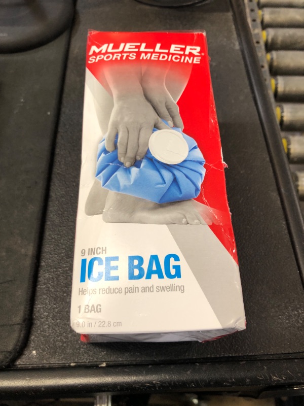 Photo 1 of MUELLER Sports Medicine Reusable Ice Pack, Cold Bag for Injuries and Pain Relief, Cold Therapy, Blue, 9 Inch Bag