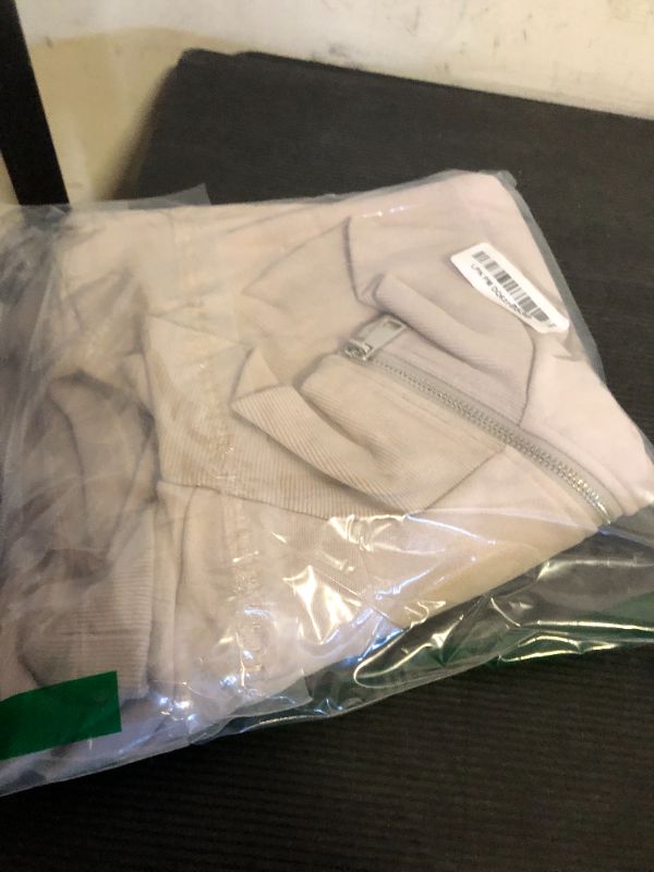 Photo 1 of Size M--Sleeveless Vest 