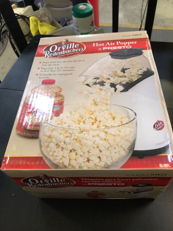 Photo 1 of Presto 04821 Orville Redenbacher's Hot Air Popper, 1 Liters, White