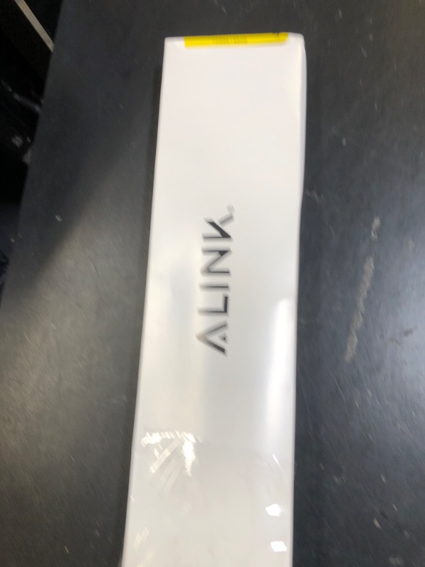 Photo 1 of ALINK Reusable Clear Silicone Boba Straws, 4-Pack Extra Wide Smoothie Straws for Bubble Tea/Shakes/Tapioca Pearls with Cleaning Brush and Carrying Case