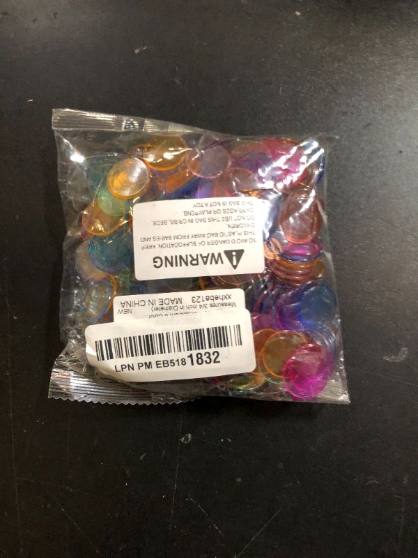 Photo 1 of Hebayy 250 Transparent 8 Color Clear Bingo Counting Chip Plastic Markers (Each Measures 3/4 inch in Diameter)