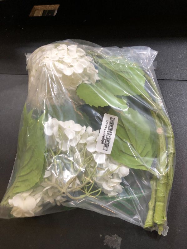 Photo 1 of YalzoneMet 3 PCS White Hydrangea Artificial Flowers 21 inchs Real Touch Faux Hydrangea Flowers for Wedding Tables Centerpieces Fake Flowers for Party Home Kitchen Decor