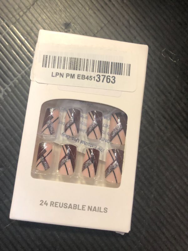 Photo 1 of QQPPOLIU Press on Nails Medium Square Artificial Nails Dark Red Fake Press on Nails Holiday False Nails Girls Fake Nail with Geometric Pattern Glitter Full Cover Nails
