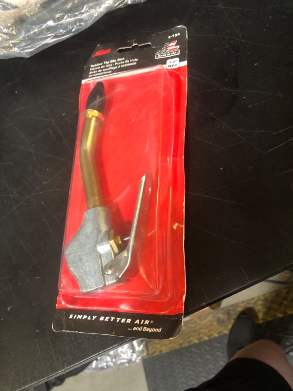 Photo 1 of Milton S154 Siphon Spray Blow-Gun Kit with Tip Bent