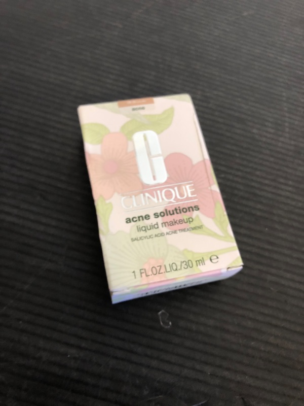 Photo 1 of Clinique Acne Solutions Liquid Foundation Makeup With Salicylic Acid For Dry Combination to Oily Skin Types | Medium Coverage, Natural Matte Finish, Ivory, 1.0 Fl Oz