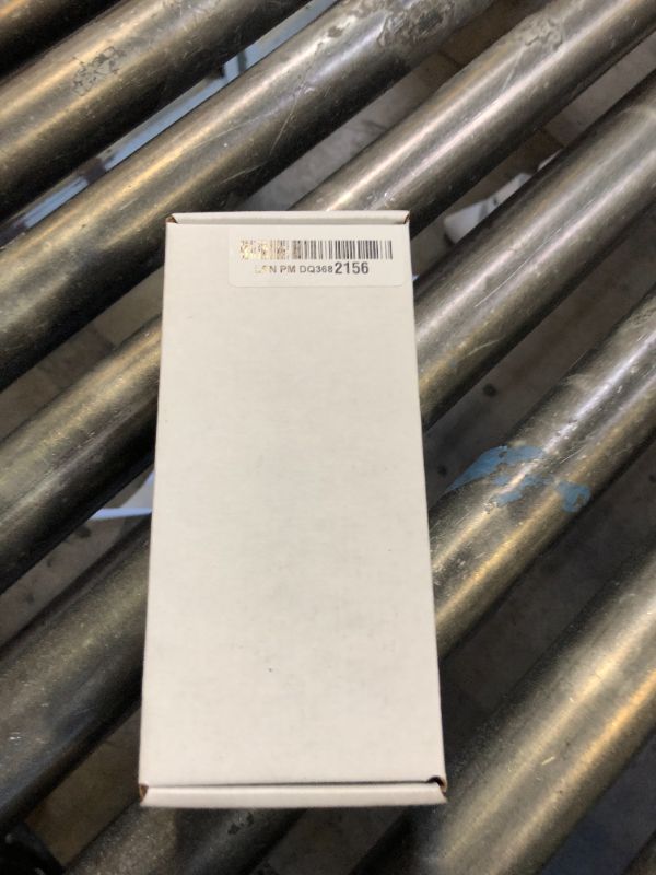 Photo 1 of Apple Watch SE (2nd Gen) (GPS, 40mm) - Starlight Aluminum Case with Starlight Sport Band, M/L (Renewed)