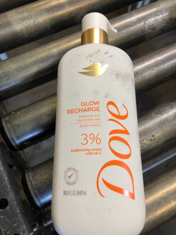 Photo 1 of Dove Exfoliating Body Wash Glow Recharge Energizes & illuminates skin 3% brightening serum with vitamin C 18.5 oz