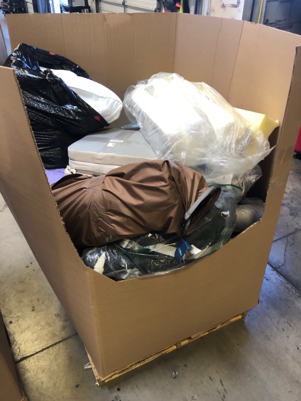 Photo 1 of Bulk Mix Pillows and Blankets and other - No Returns