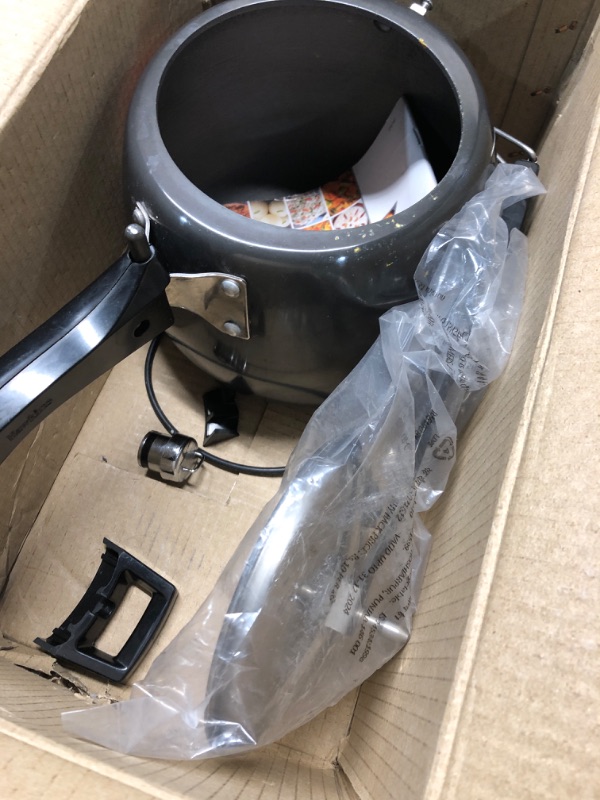 Photo 1 of Hawkins 4 Litre Contura Black Pressure Cooker, Hard Anodised Inner Lid Cooker, Handi Cooker, Black (Cb40), 4 Liter
