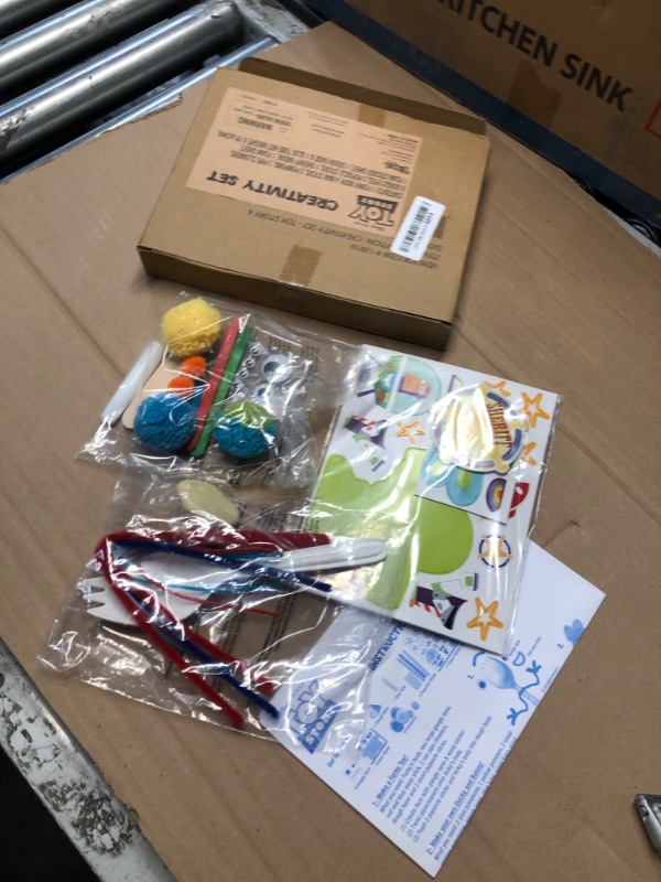 Photo 1 of (USED/FAIR) Disney Toy Story 4 Forky Creativity Set (12810)