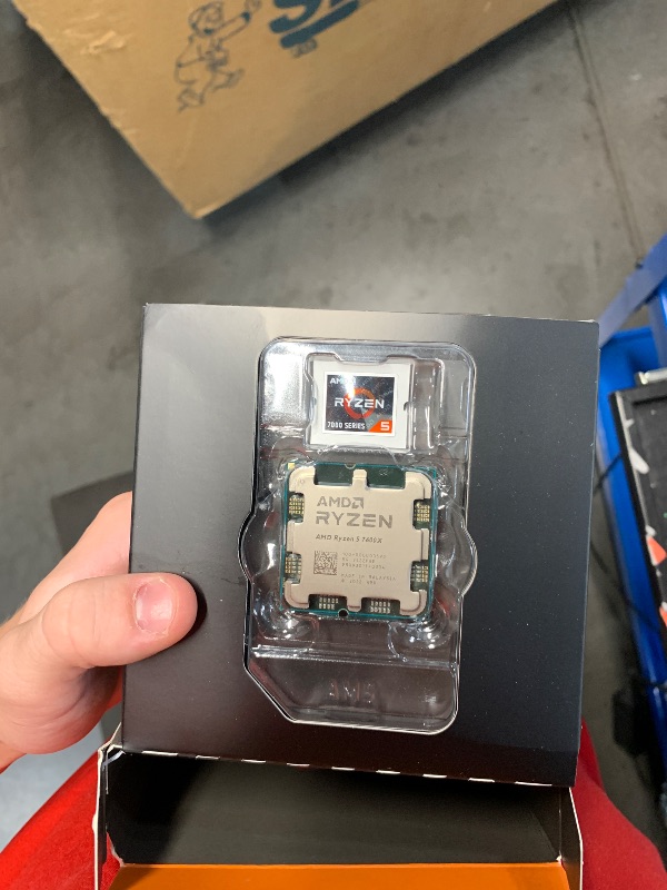 Photo 1 of AMD Ryzen 5 7600X 6-Core, 12-Thread Unlocked Desktop Processor