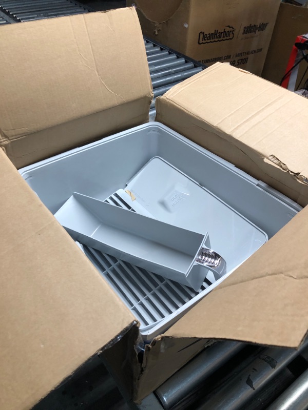 Photo 1 of Premium Roll ' Clean Self Cleaning Litter Box Regular