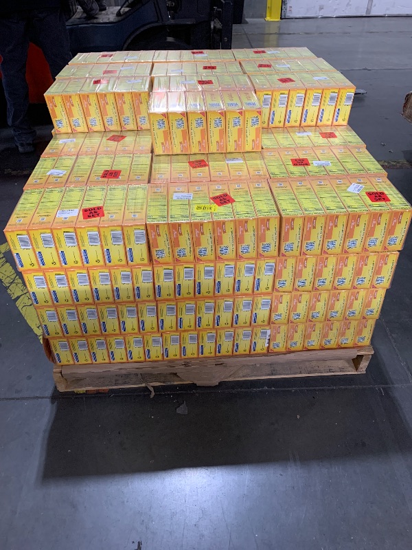 Photo 1 of ***(EXP: 05/07/25)NONREFUNDABLE,  PALLET OF 106 PACKS OF 6,  TRUCK/TRAILER PICK UP *** Wheat Thins Original Snacks, Whole Grain Wheat Crackers, Snack Crackers, 8.5 oz