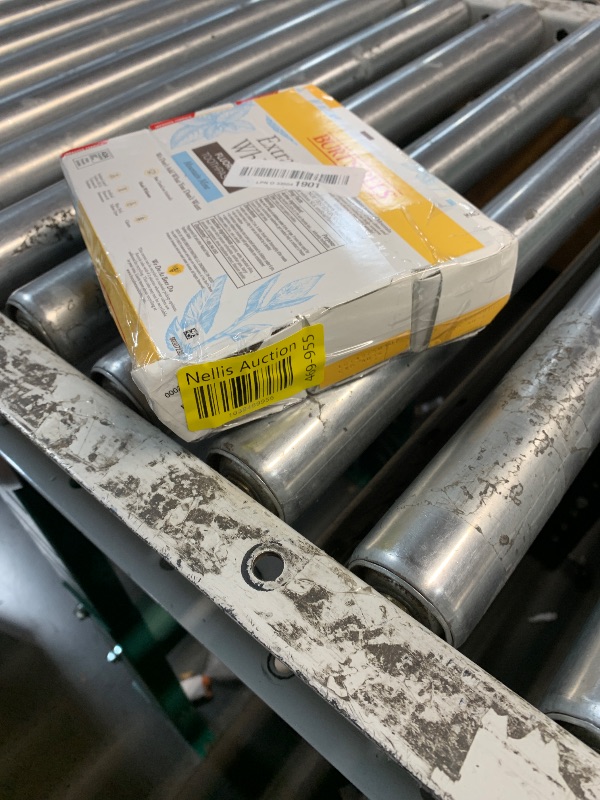 Photo 1 of ***(EXP: 8/26 )NONREFUNDABLE*** Burt's Bees Extra White Toothpaste, Fluoride Toothpaste, Natural Flavor, Mountain Mint, 4.7 oz, Pack of 3