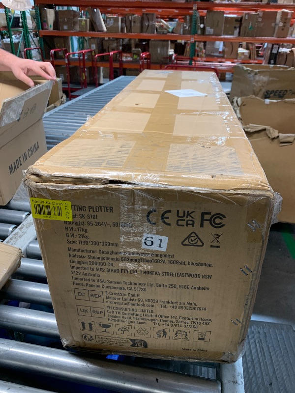 Photo 1 of VEVOR 34inches Vinyl Cutter Machine, Bluetooth Cutting Plotter Machine, 400in/10m Accuracy Steel Roller Shaft Adjustable Speed Force, SignMaster Tool Kit for Sign Making Windows & Mobile