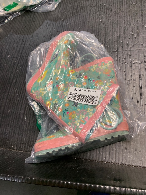 Photo 1 of (used)(dirty) Hehainom Toddler Kids Rain Boots for Boys Girls Waterproof Rubber Easy-on Handles Yellow Rain Shoes Rainboots