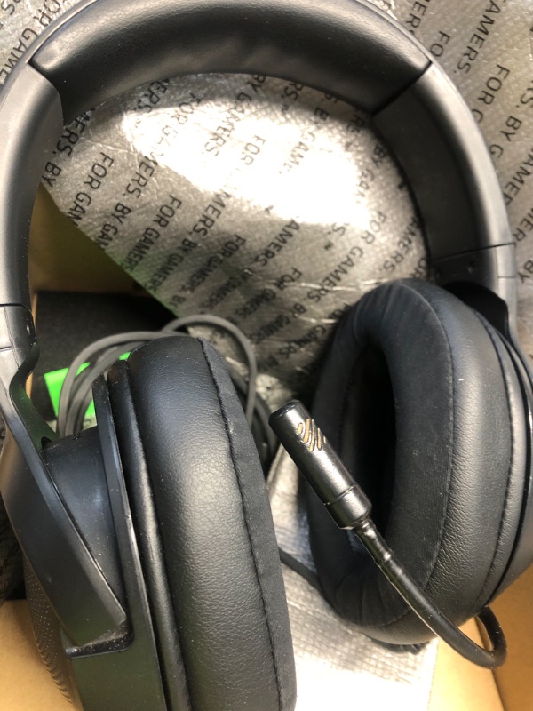 Photo 1 of (used)(minor damage) Razer Kraken V3 X Wired USB Gaming Headset: Lightweight Build - Triforce 40mm Drivers - HyperClear Cardioid Mic -