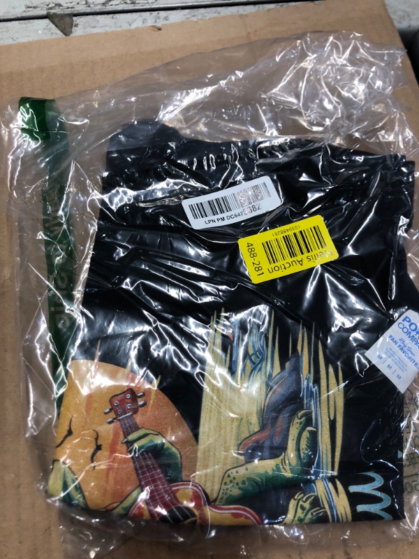 Photo 1 of (MEDIUM) (BAGGED) Cute Tropical Kauai Hawaii Sea Turtle Souvenir Tank Top