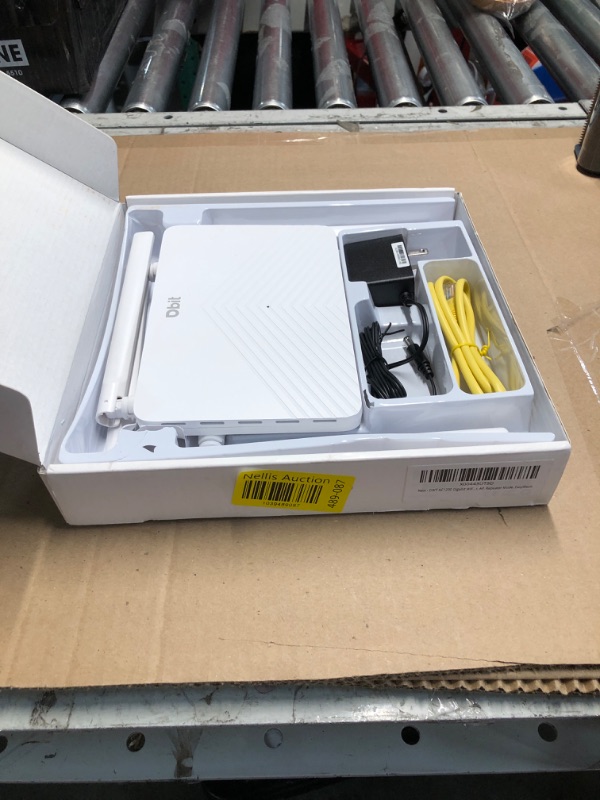 Photo 1 of DBIT AC1200 Gigabit WiFi Router 2.4GHz +5GHz Dual Band MU-MIMO Wireless Internet Router, 4 x 10/100/1000Mbps Ethernet Ports, 4 x 5dBi Antennas, Support Router, AP, Repeater Mode, EasyMesh, White