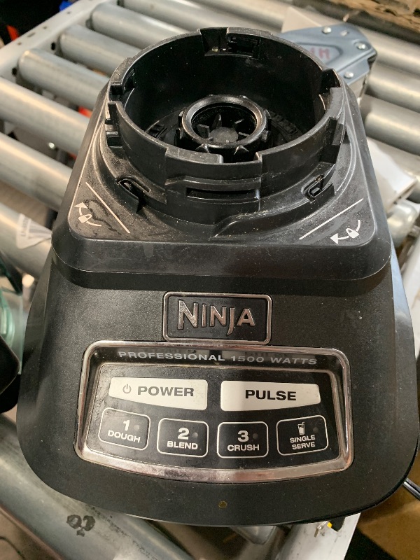 Photo 1 of (pitchers are cacked)(sold for parts) Ninja Blender, Food Processor, Blender for-Smoothies, Includes Pitcher, Smoothie Cup, and 8-Cup Bowl
