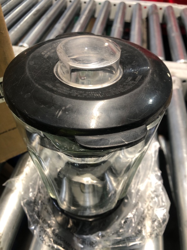 Photo 1 of (used)(not functional)(sold for parts) BLACK+DECKER 10-Speed Countertop Blender, Pulse Button, 6-Cup Glass Jar, Dishwasher-Safe, Stainless Steel Blade, Suction Feet