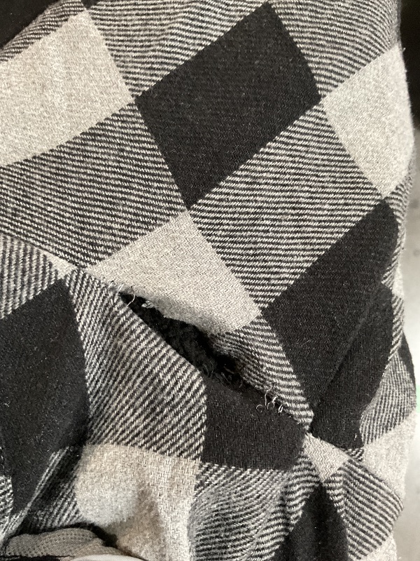 Photo 1 of *LOOSE STITCHING AT ARMPIT*see picture*  SCODI Men's Flannel Jacket Sherpa Lined Hoodies Zip Up Fleece Plaid Shirt Jackets Winter Outdoor Coat Warm Outwear Grey Large