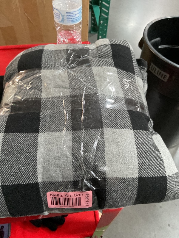 Photo 1 of *LOOSE STITCHING AT ARMPIT*see picture*  SCODI Men's Flannel Jacket Sherpa Lined Hoodies Zip Up Fleece Plaid Shirt Jackets Winter Outdoor Coat Warm Outwear Grey Large