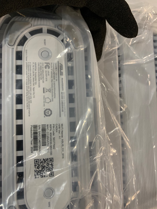 Photo 1 of **ONE UNIT IS NONFUNCTIONAL**
ASUS ZenWiFi BT8 (3-Pack) Tri-Band WiFi 7 Mesh, 14 Gbps, 8850 sq.ft, Dual 2.5G Ports, Security and Parental Controls Included, Smart Home Master SSIDs, 4G & 5G Mobile Tethering