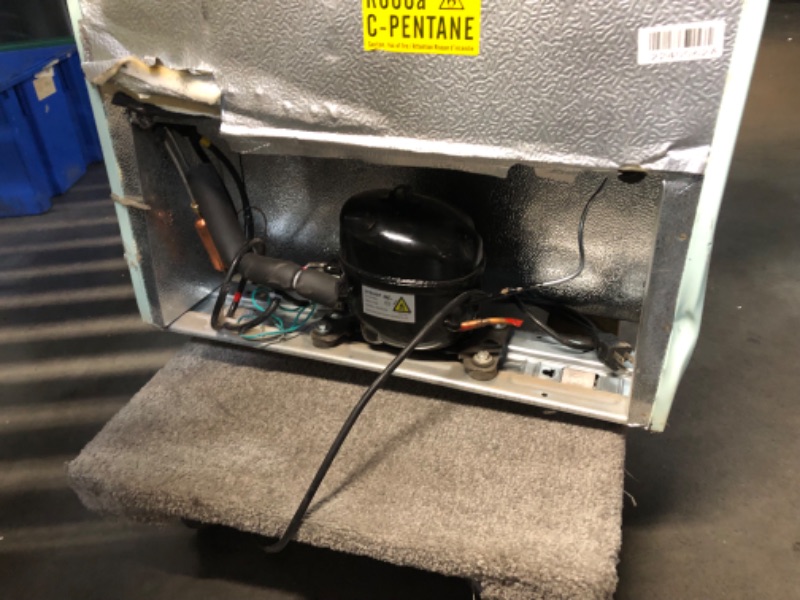 Photo 1 of ***PARTS ONLY***Frigidaire EFR753 Retro Apartment Size Refrigerator with Top Freezer - 2 Door Fridge with 7.5 Cu Ft of Storage Capacity, Adjustable Spill-Proof Shelves, Door & Crisper Bins, Mint