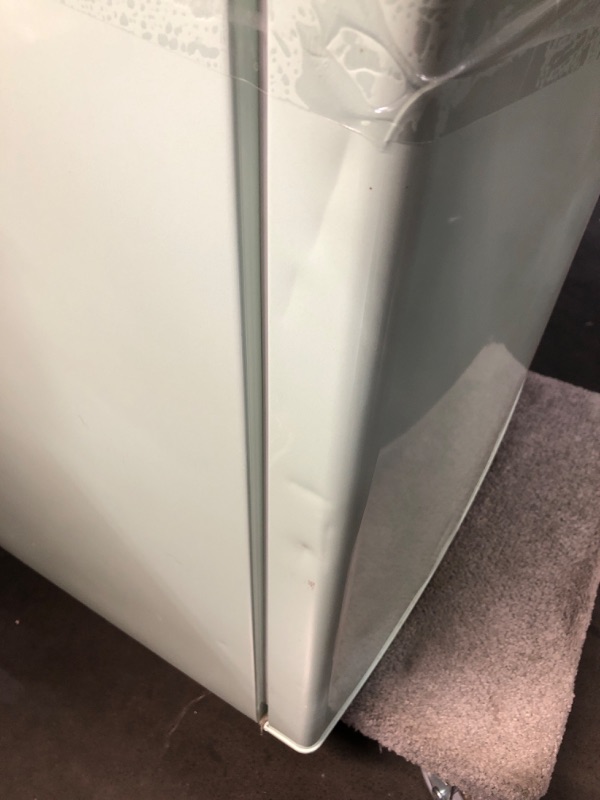 Photo 1 of ***PARTS ONLY***Frigidaire EFR753 Retro Apartment Size Refrigerator with Top Freezer - 2 Door Fridge with 7.5 Cu Ft of Storage Capacity, Adjustable Spill-Proof Shelves, Door & Crisper Bins, Mint