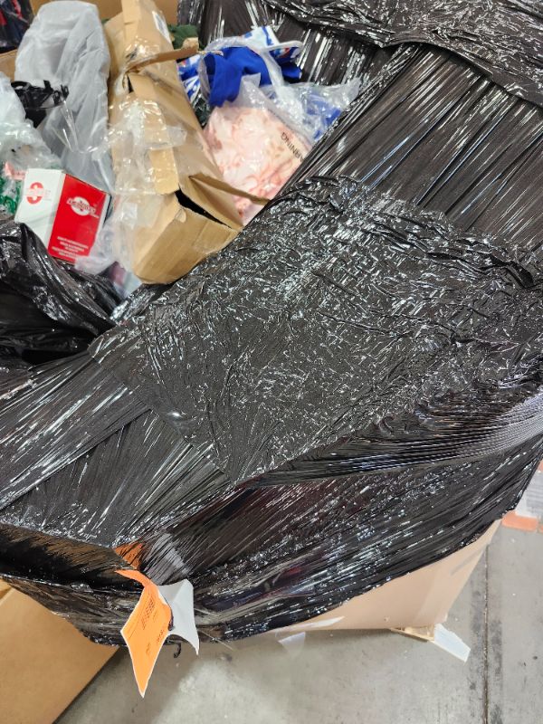 Photo 1 of *********Non-refundable Nellis Auction No Sale/Final Pack*************
These big variety boxes contain between 200 and 400 items, each with an unknown average retial value and condition. the y consist of exception items, such as those not wanted by custom