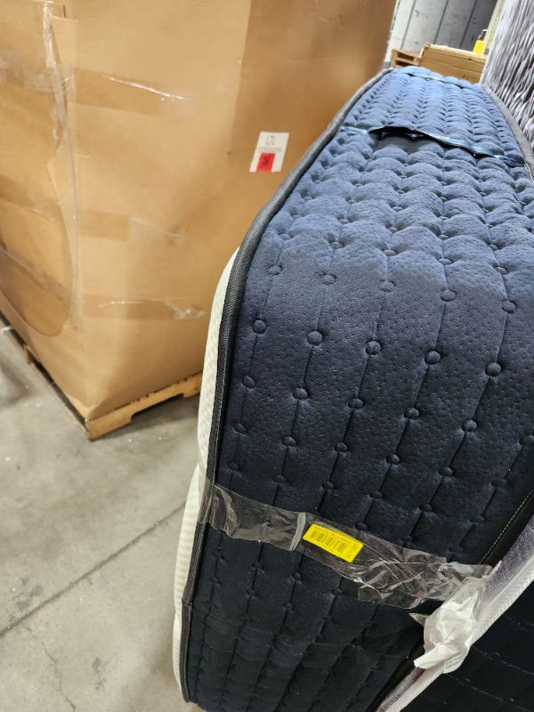 Photo 1 of ************USED MATTRESS NOT IN PACKAGING****************
DreamCloud Premier Rest 16" Twin Size Mattress - Luxury Hybrid Memory Foam - 365 Night Trial - 8 Premium Pressure-Relieving Layers - Forever Warranty - CertiPUR-US Certified