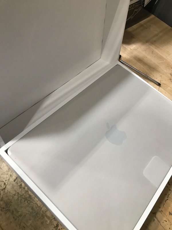Photo 1 of Apple 2025 MacBook Air 13-inch Laptop with M4 chip: Built for Apple Intelligence, 13.6-inch Liquid Retina Display, 24GB Unified Memory, 512GB SSD Storage, 12MP Center Stage Camera, Touch ID; Starlight