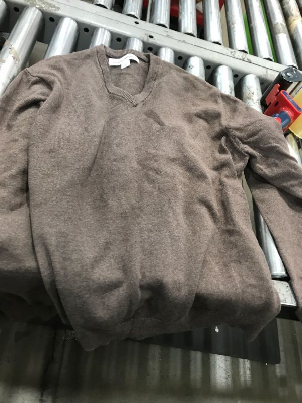 Photo 1 of Amazon Essentials Men's V-Neck Sweater (Available in Big & Tall), Brown Heather, Large