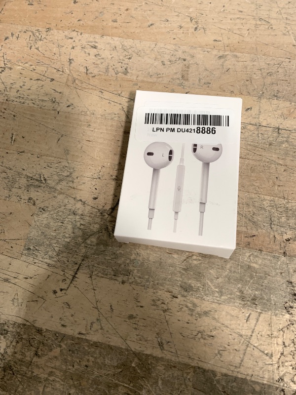 Photo 1 of 2 Packs USB C Headphones for iPhone 16/15 Pro Max Plus Type C Earbuds Wired Earphones with Mic & Remote Control Noise Cancelling for iPhone 16/15 pro, iPad Pro, Galaxy S23/S22/S21/S20/Ultra Note 10/20