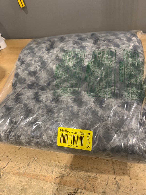 Photo 1 of KSIIA Washable Dog Bed Deluxe Plush Dog Crate Beds Comfy Kennel Pad Anti-Slip Pet Sleeping Mat for Large, Jumbo, Medium, Small Dogs Breeds, 17" x 12", Dark Grey
****SMALL ITEM, VERIFY SIZE BEFORE BIDDING****