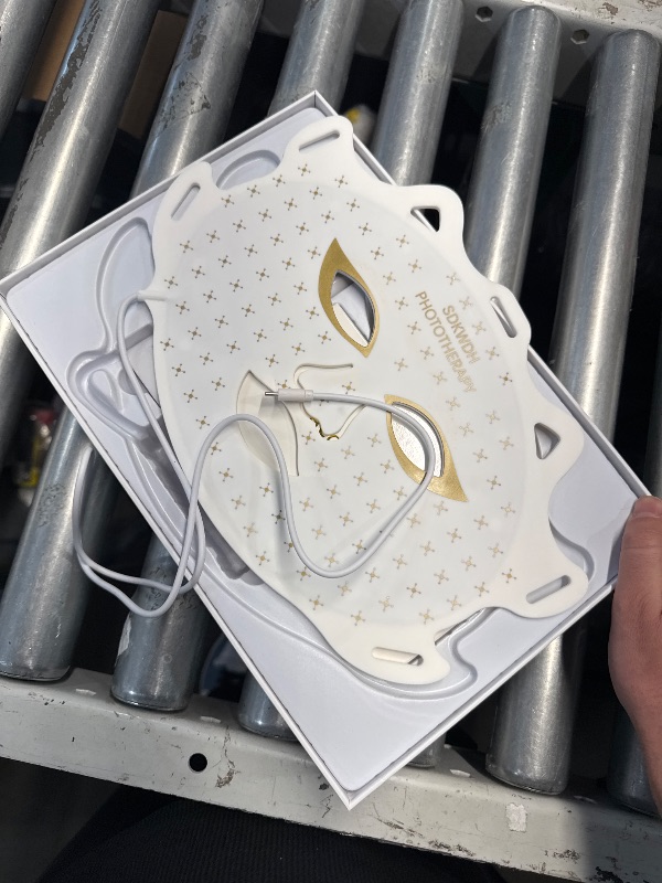 Photo 1 of (USED/FAIR) (WONT POWER ON)  SDKWDH Red Light Therapy for Face, 7 Colors LED Face Mask Light Therapy At Home, Led Face Mask Light Therapy, White