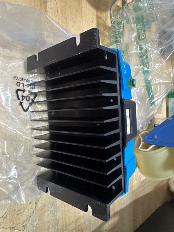 Photo 1 of *UNALE TO FULLY TEST* Victron Energy Orion-Tr Smart DC to DC Charger (Bluetooth) - 12/12-Volt 30 amp 360-Watt - Battery Charger for Dual Battery Systems - Non-Isolated